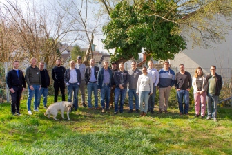 Gruppenfoto der Teilnehmenden im Freien, aufgenommen nach der Veranstaltung.